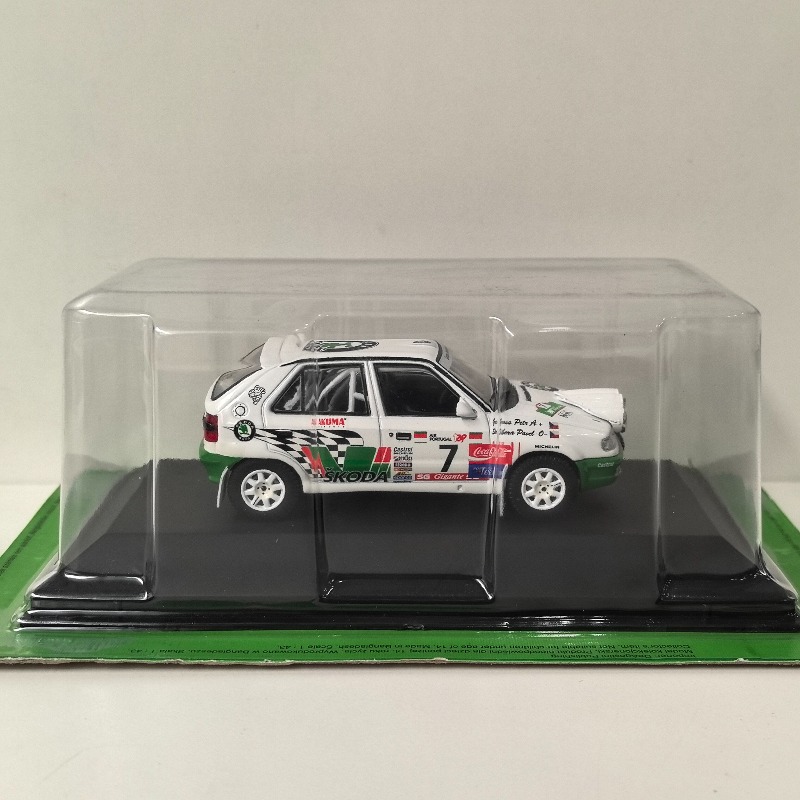 Diecast IXO 1:43 Scale SKODA F - огляд і ціна Model Kit Toy