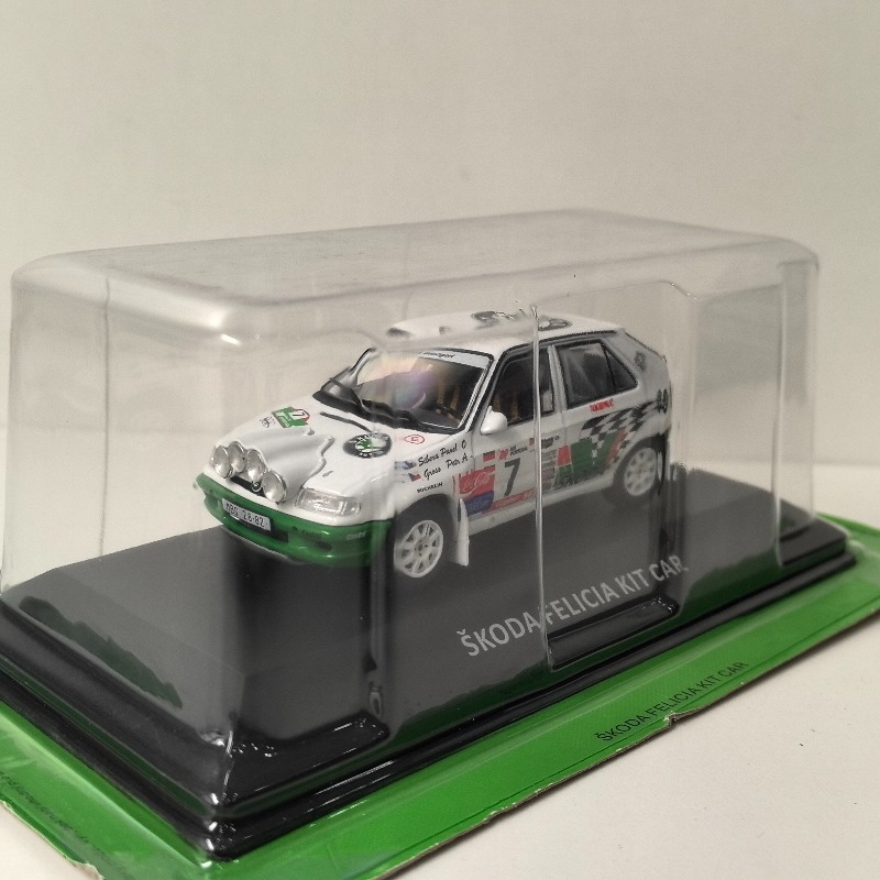 Diecast IXO 1:43 Scale SKODA F - огляд і ціна Model Kit Toy