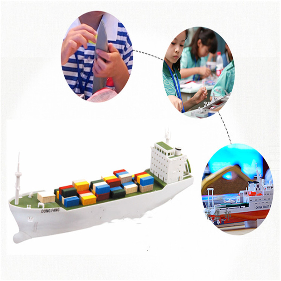 Dongfang Container Ship Electr - огляд і ціна Model Kit Lucario