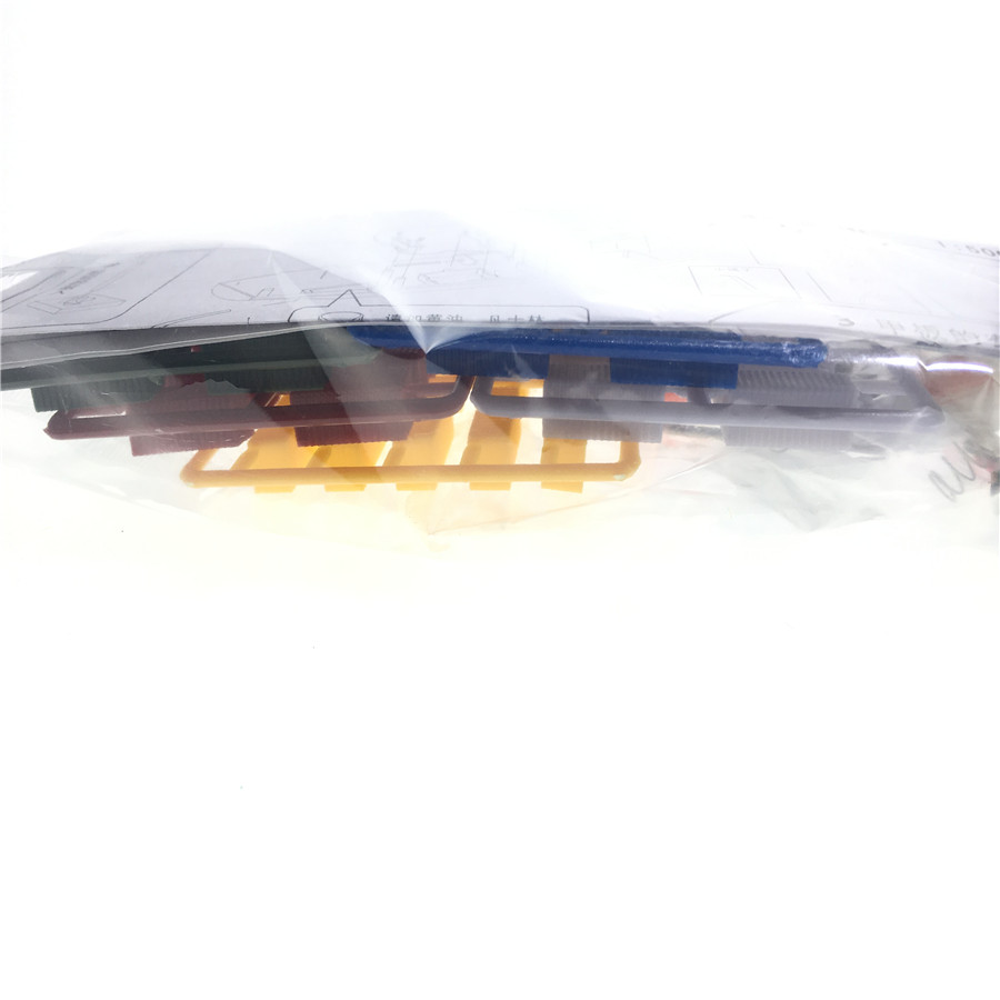 Dongfang Container Ship Electr - огляд і ціна Model Kit Lucario
