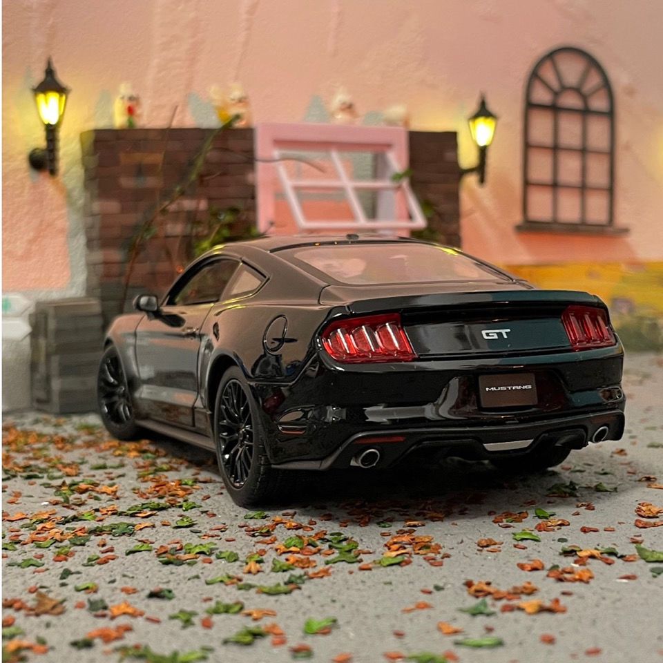 Welly 1:24 Ford Mustang GT All - огляд і ціна Model Kit Mustang