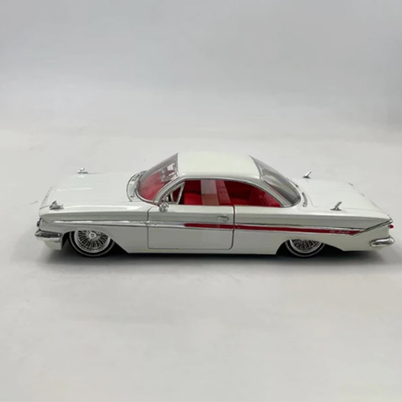 JADA 1:24 Scale 1961 Impala Al - огляд і ціна Model Kit Mustang
