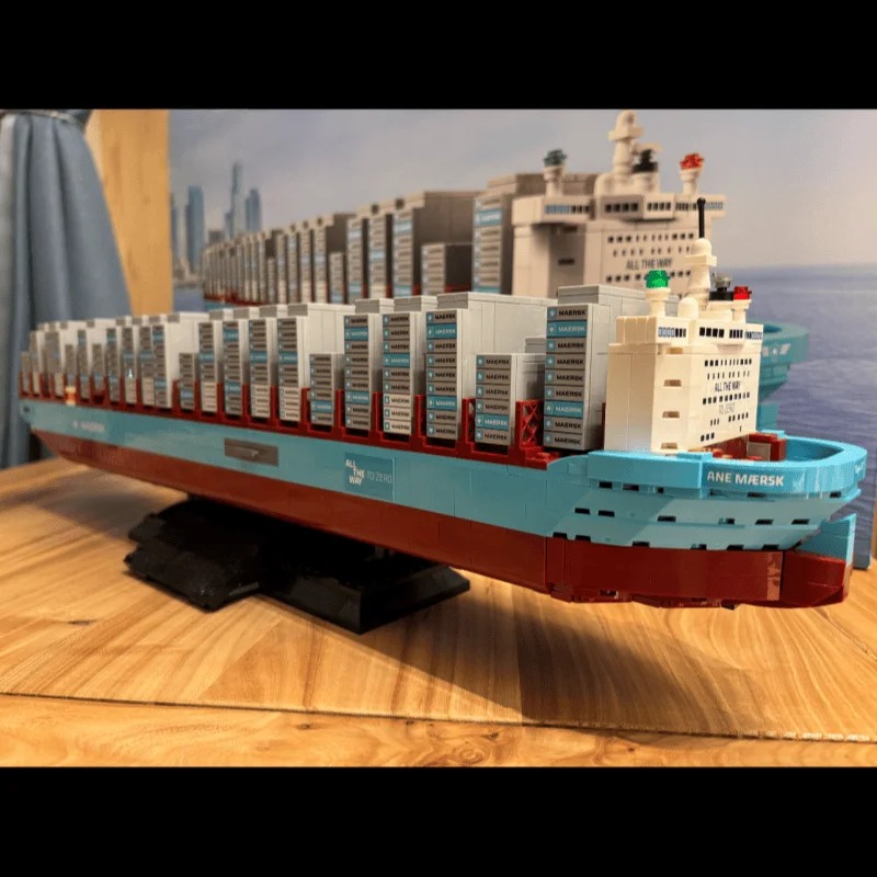 New 2026 Dual-Fuel Container V - огляд і ціна Model Kit Lucario